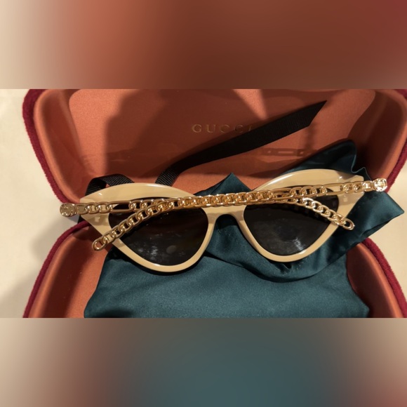 Gucci shades new with original box - Picture 3 of 7